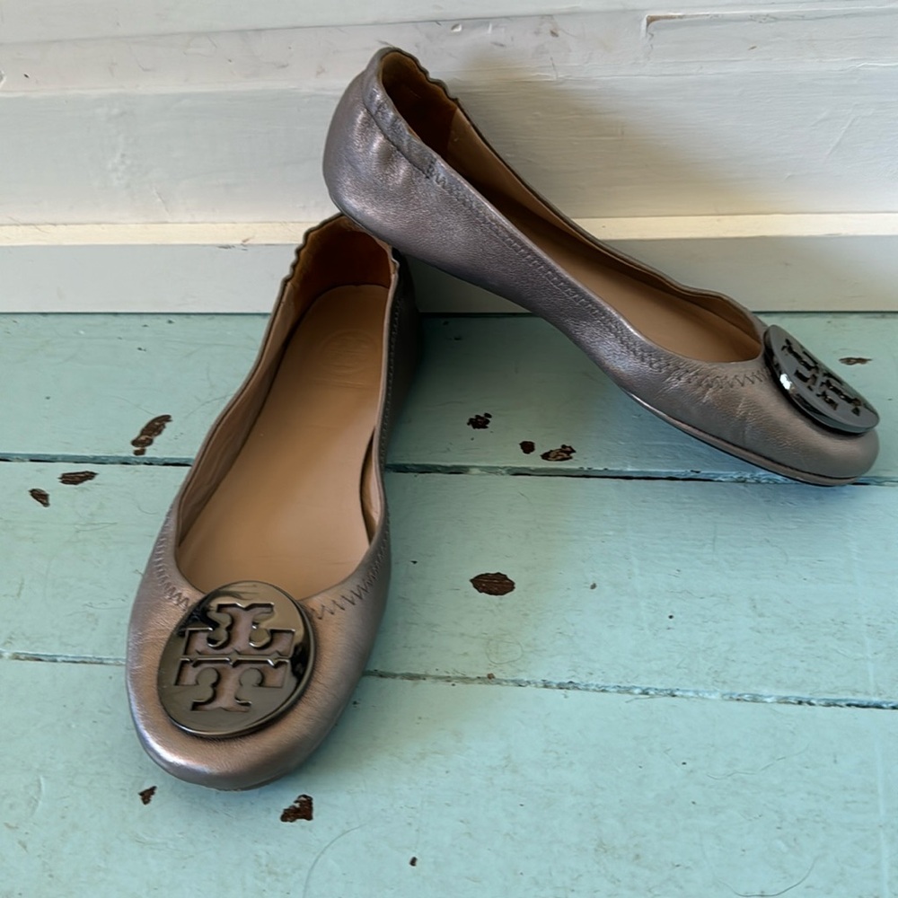 Tory Burch Size 5M  MINNIE TRAVEL BALLET Leather  Flats Metallic